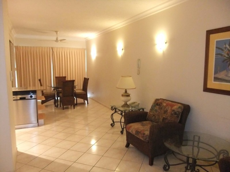 1208/2 Greenslopes Street, Cairns North QLD 4870