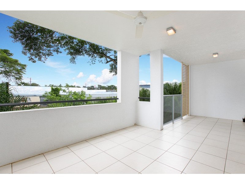 25/9-11 McLean street, Cairns North QLD 4870
