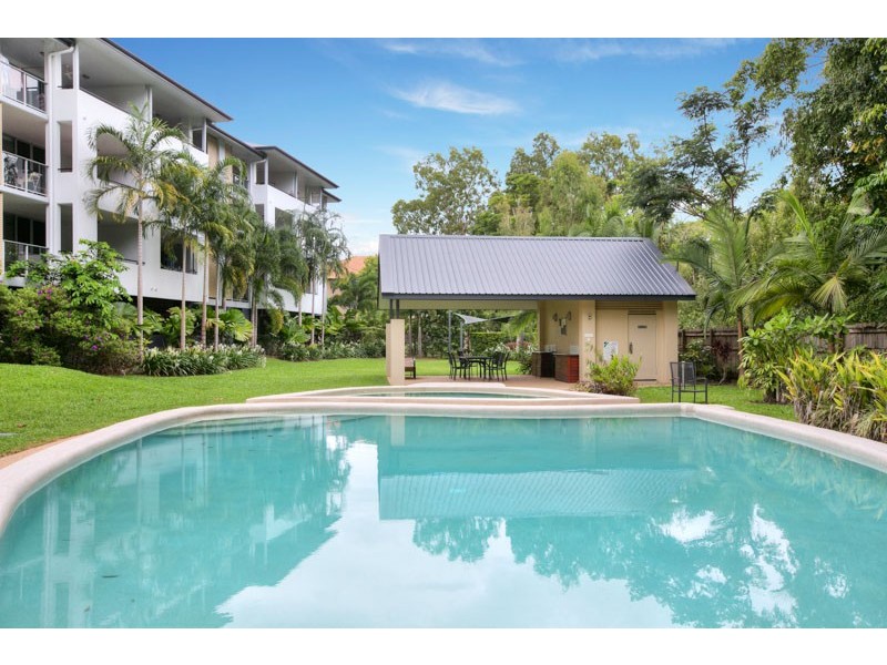 25/9-11 McLean street, Cairns North QLD 4870