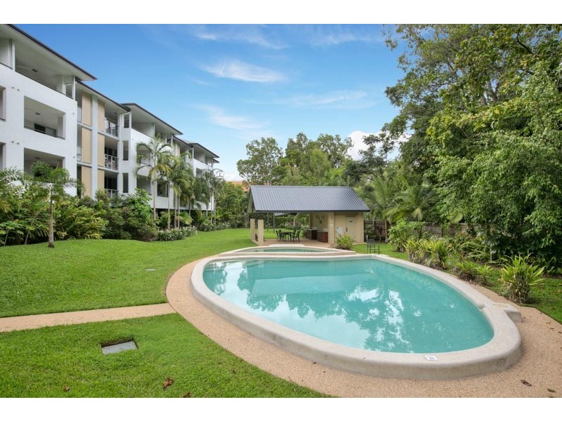 25/9-11 McLean street, Cairns North QLD 4870