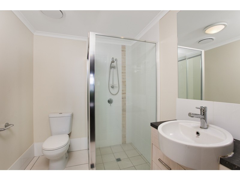 25/9-11 McLean street, Cairns North QLD 4870
