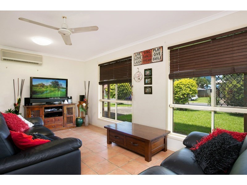 2 Village Terrace, Redlynch QLD 4870