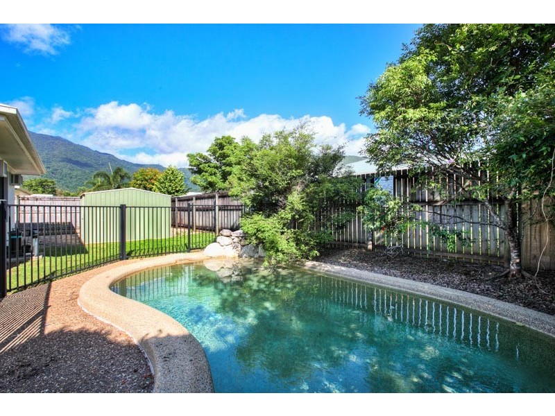 4 Roderick Street, Bentley Park QLD 4869