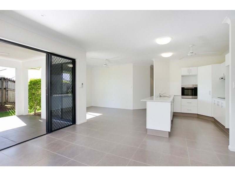 4 Roderick Street, Bentley Park QLD 4869