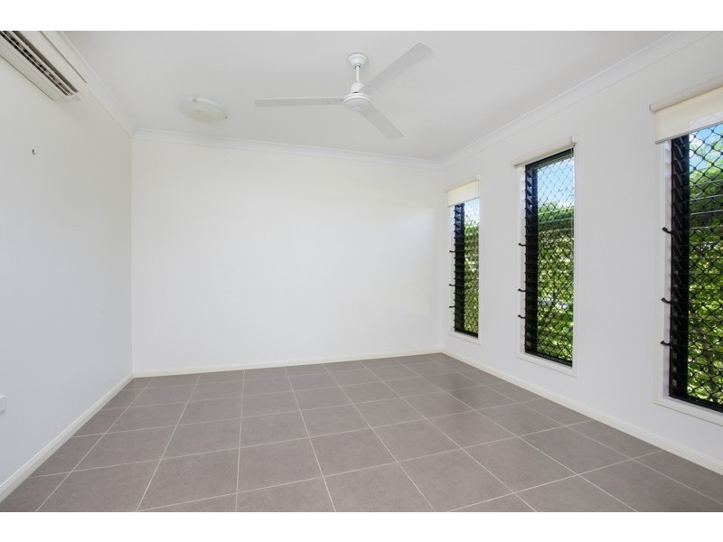 4 Roderick Street, Bentley Park QLD 4869