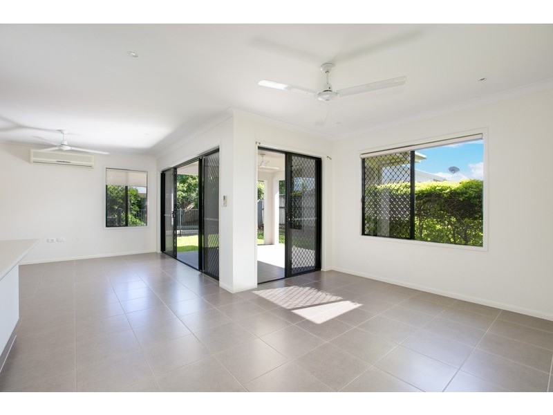 4 Roderick Street, Bentley Park QLD 4869