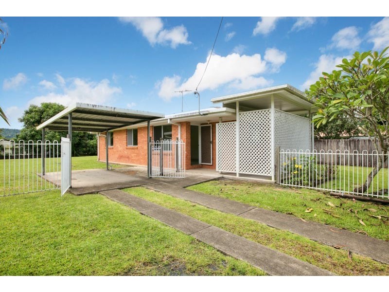 2 Durian Close, Manoora QLD 4870