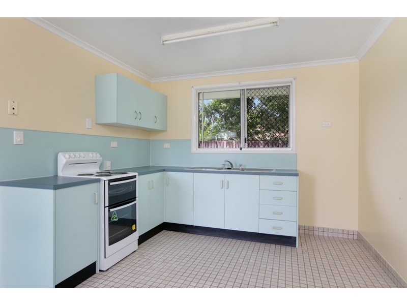2 Durian Close, Manoora QLD 4870