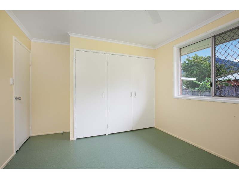 2 Durian Close, Manoora QLD 4870