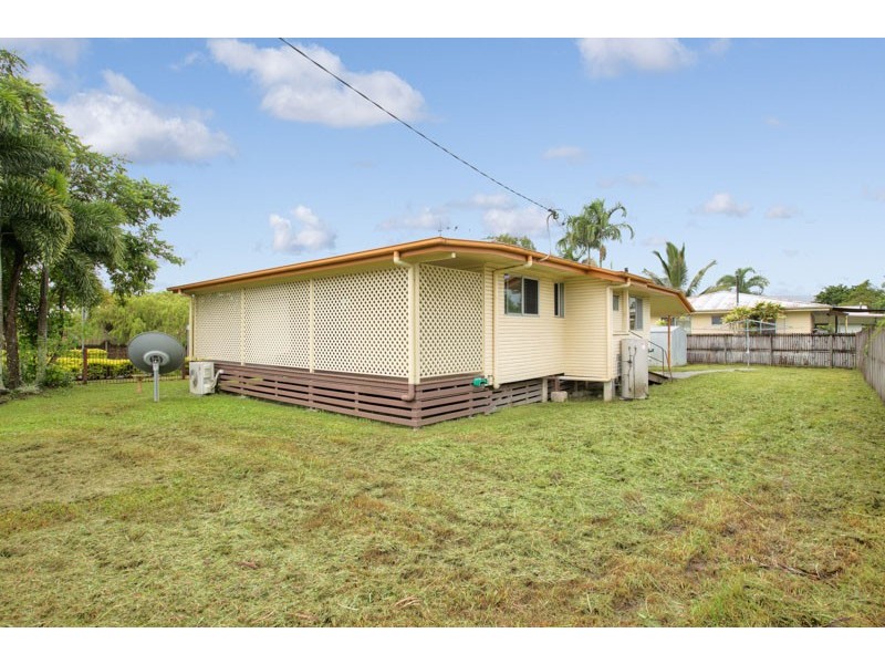 56 Enmore Street, Manoora QLD 4870