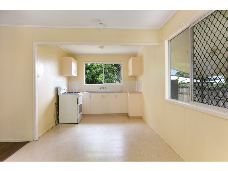 28 Enmore Street, Manoora QLD 4870