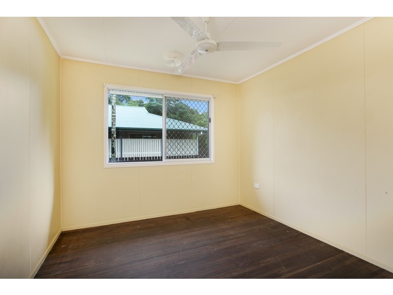 28 Enmore Street, Manoora QLD 4870