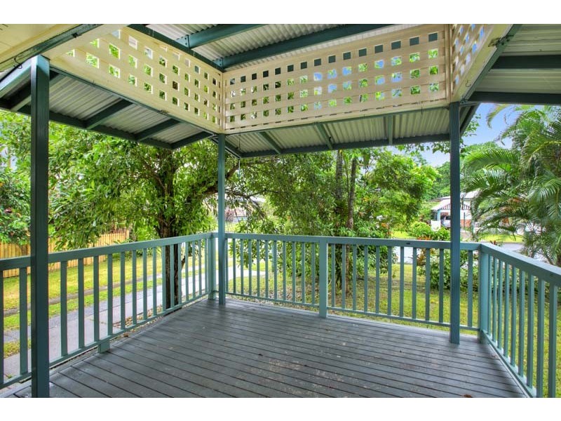 28 Enmore Street, Manoora QLD 4870