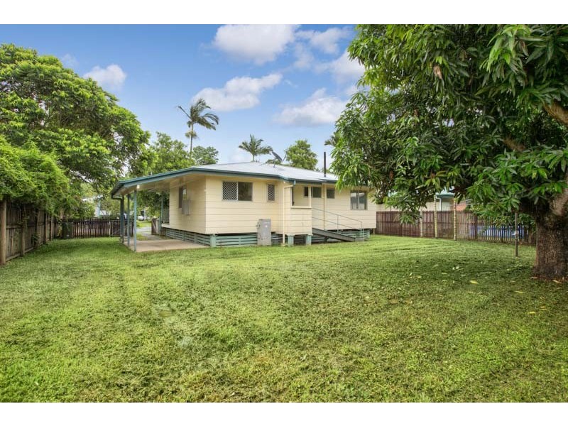 28 Enmore Street, Manoora QLD 4870