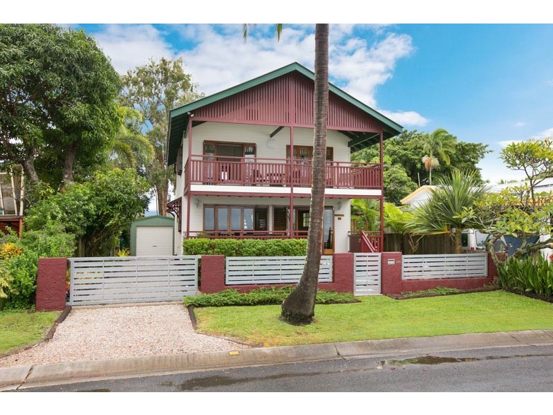 229 O’Shea Esplanade, Machans Beach QLD 4878