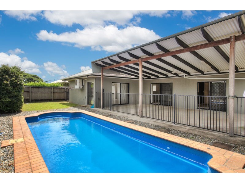 9 Lennox Street, Edmonton QLD 4869