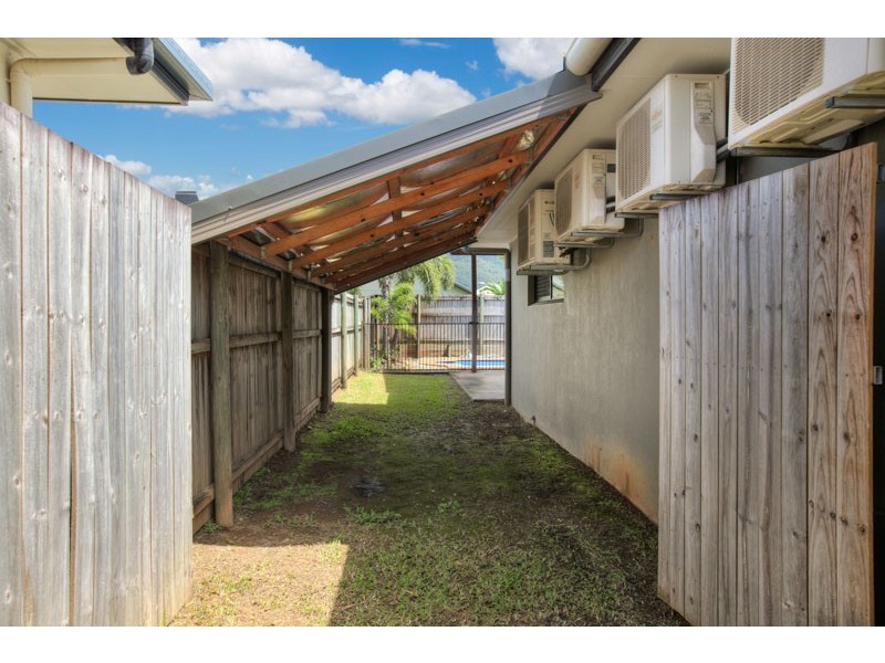 9 Lennox Street, Edmonton QLD 4869