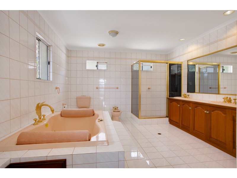 52 Sydney Street, Bayview Heights QLD 4868