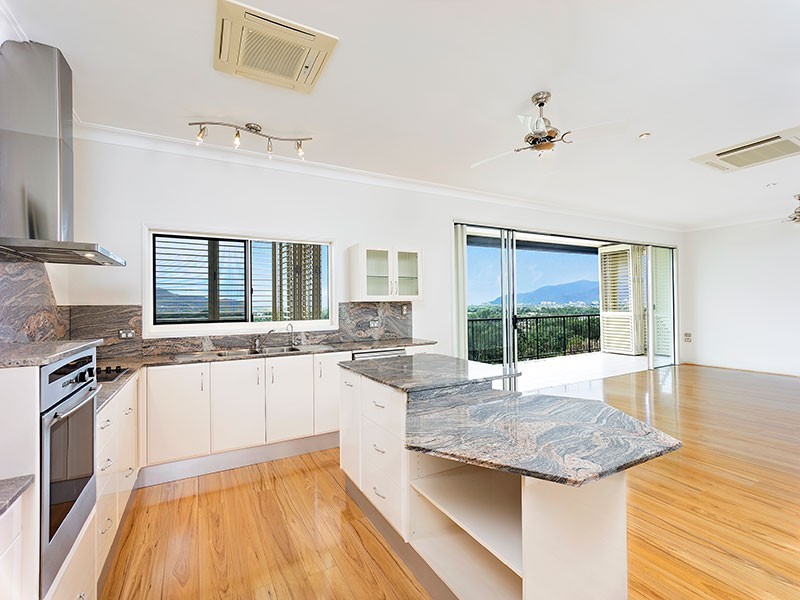 50 Koppen Terrace, Mooroobool QLD 4870