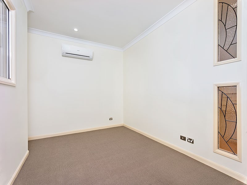 50 Koppen Terrace, Mooroobool QLD 4870