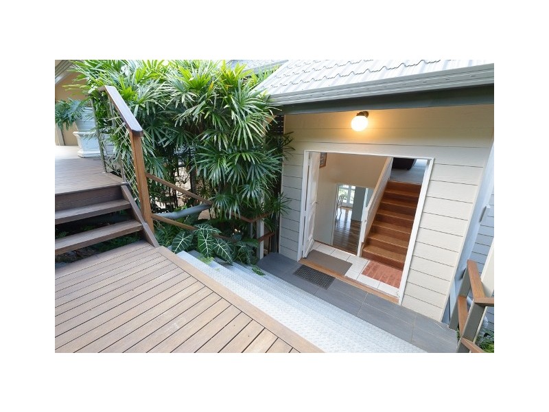 252 Toogood Road, Bayview Heights QLD 4868