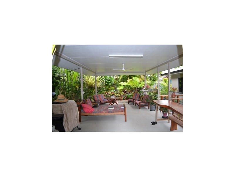 32 Altona Close, Bentley Park QLD 4869