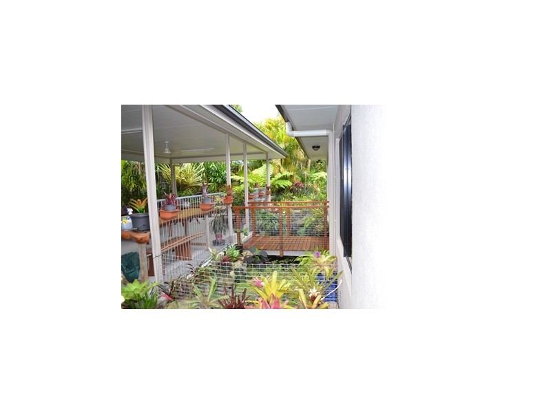 32 Altona Close, Bentley Park QLD 4869