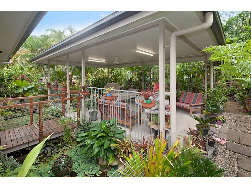 32 Altona Close, Bentley Park QLD 4869