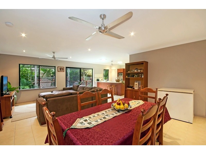 32 Altona Close, Bentley Park QLD 4869