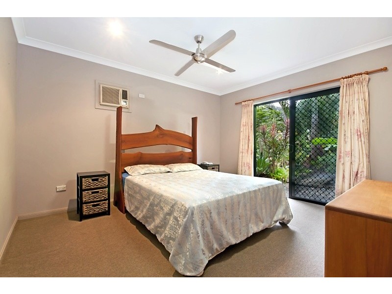 32 Altona Close, Bentley Park QLD 4869