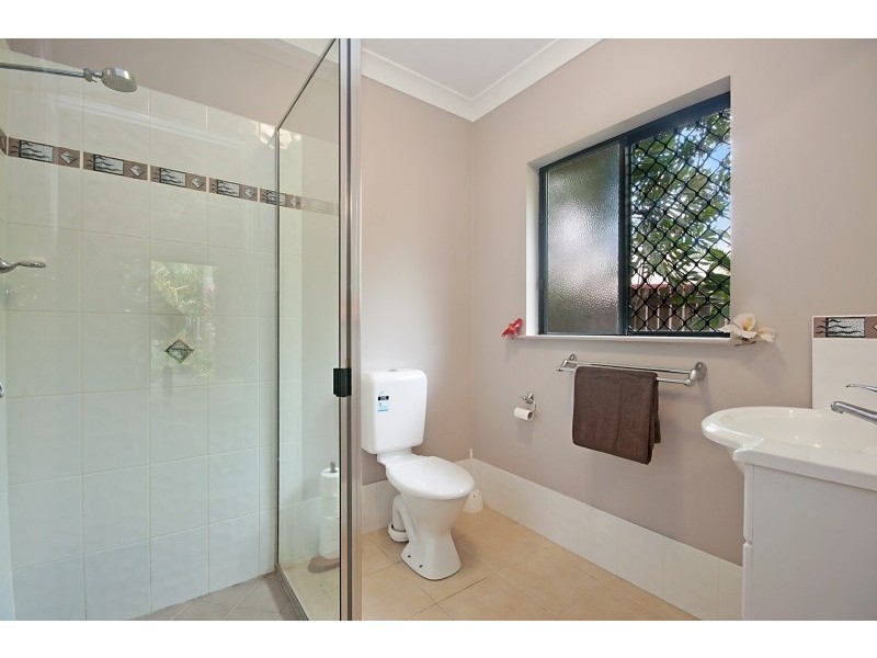 32 Altona Close, Bentley Park QLD 4869