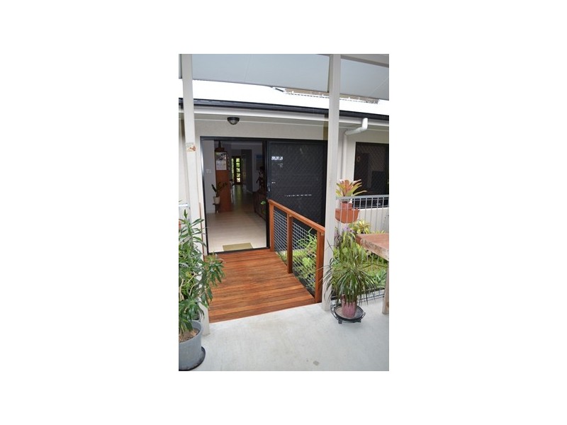 32 Altona Close, Bentley Park QLD 4869