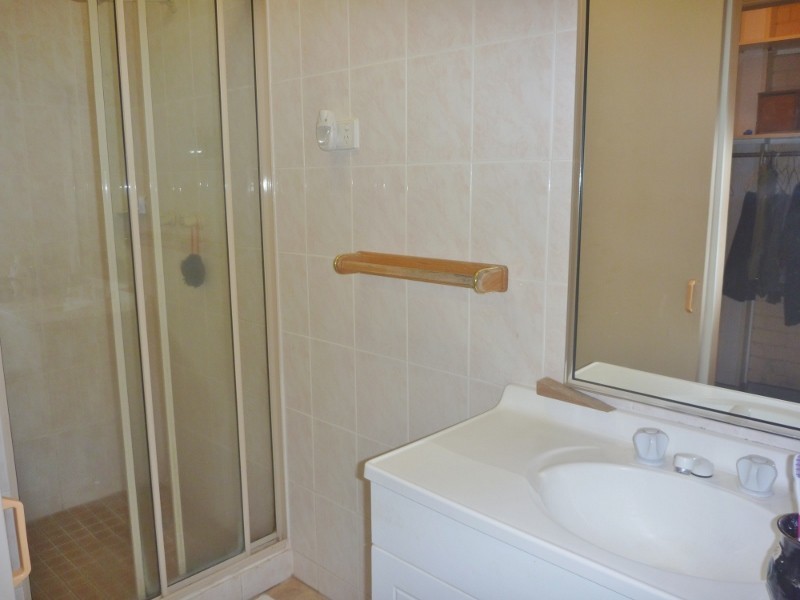 10 Erang Street, Woree QLD 4868