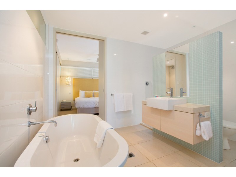14/201 Lake Street, Cairns North QLD 4870