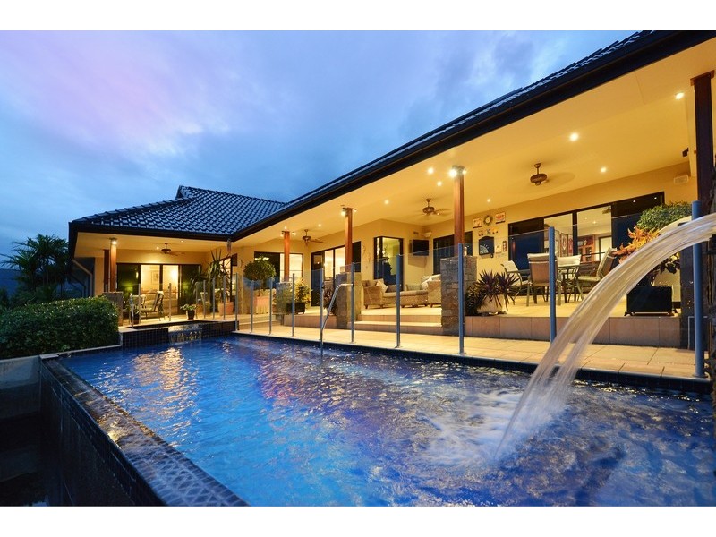 9 Solomon Place, Mooroobool QLD 4870