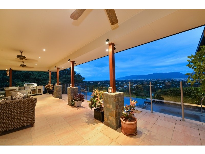 9 Solomon Place, Mooroobool QLD 4870