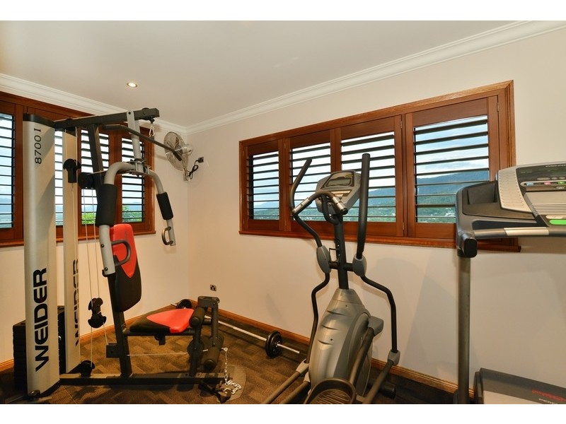 9 Solomon Place, Mooroobool QLD 4870