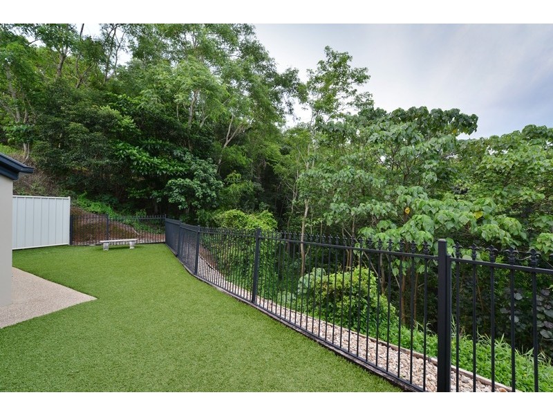 9 Solomon Place, Mooroobool QLD 4870
