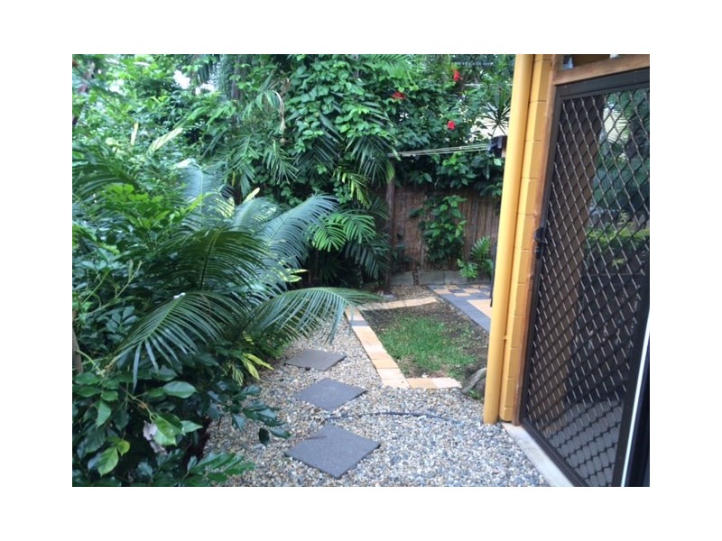 3/6 Holmes Street, Stratford QLD 4870