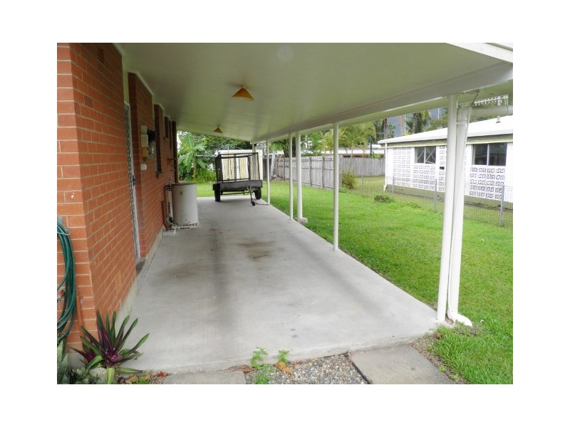 11 Purbeck Place, Edge Hill QLD 4870