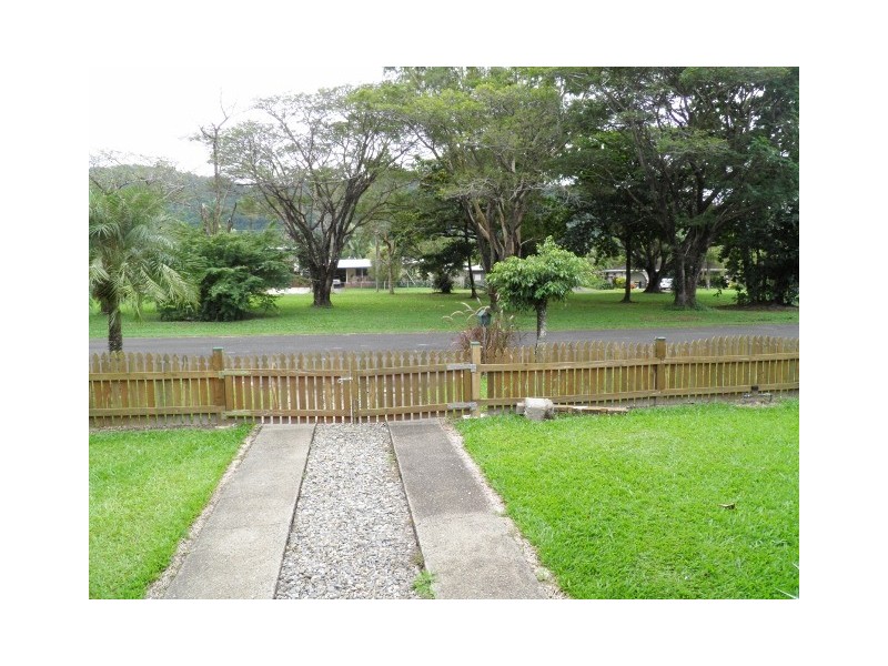 11 Purbeck Place, Edge Hill QLD 4870