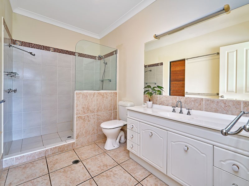 41-43 Koppen Terrace, Mooroobool QLD 4870