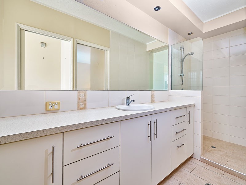 41-43 Koppen Terrace, Mooroobool QLD 4870