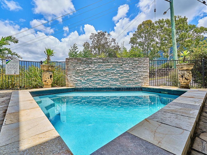 41-43 Koppen Terrace, Mooroobool QLD 4870