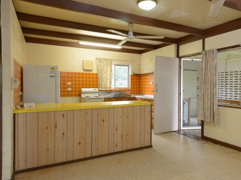 Mooroobool QLD 4870