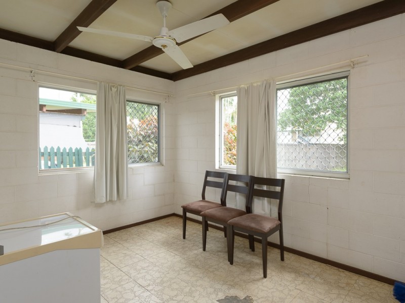 Mooroobool QLD 4870