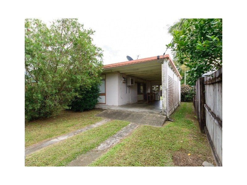 Mooroobool QLD 4870
