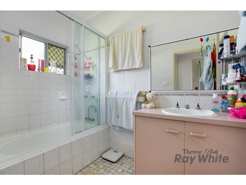 Bentley Park QLD 4869