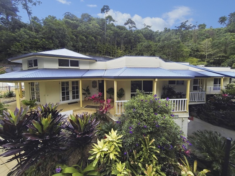 277-279 Toogood Road, Bayview Heights QLD 4868