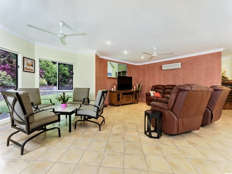 277-279 Toogood Road, Bayview Heights QLD 4868